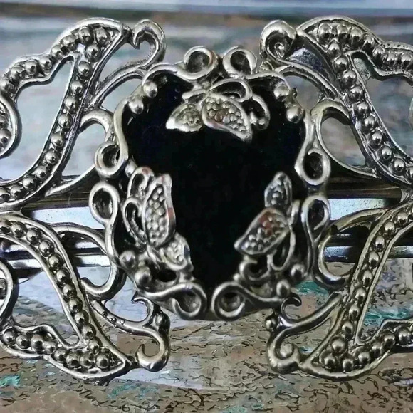 BEAUTIFUL Vintage Hair Clip - Picture 2 of 8